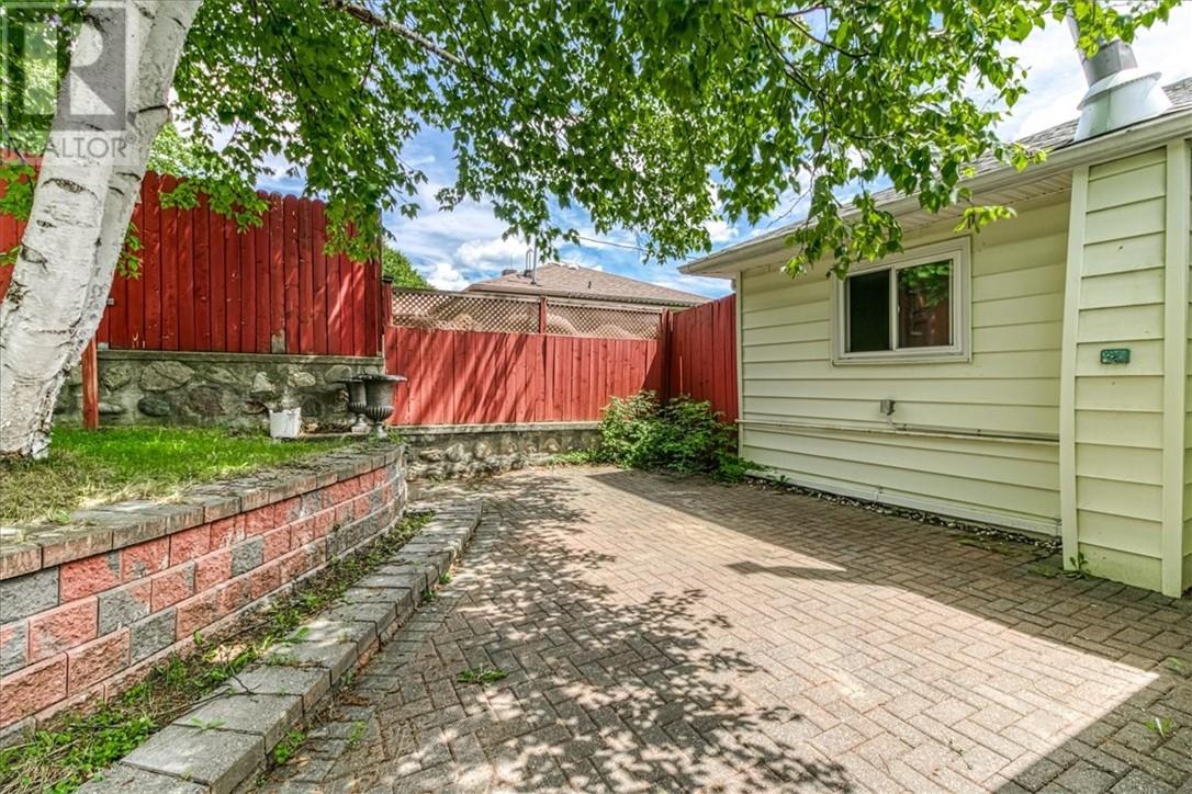32 Fraser Avenue, Onaping, Ontario  P0M 2R0 - Photo 8 - 2128880