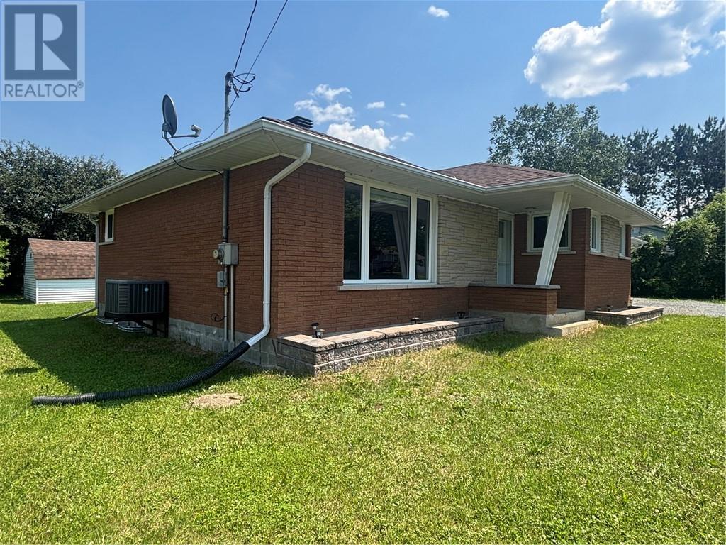 22 Houle Avenue, Dowling, Ontario  P0M 1R0 - Photo 5 - 2128868