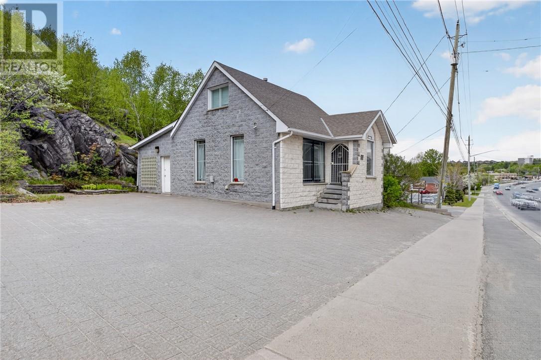 1583 Regent Street, Greater Sudbury, Ontario  P3E 3Z7 - Photo 2 - 2128742