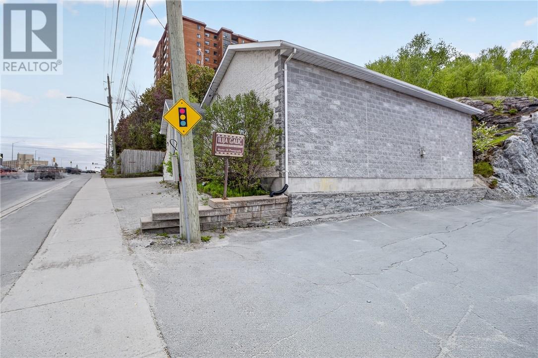 1583 Regent Street, Greater Sudbury, Ontario  P3E 3Z7 - Photo 7 - 2128742