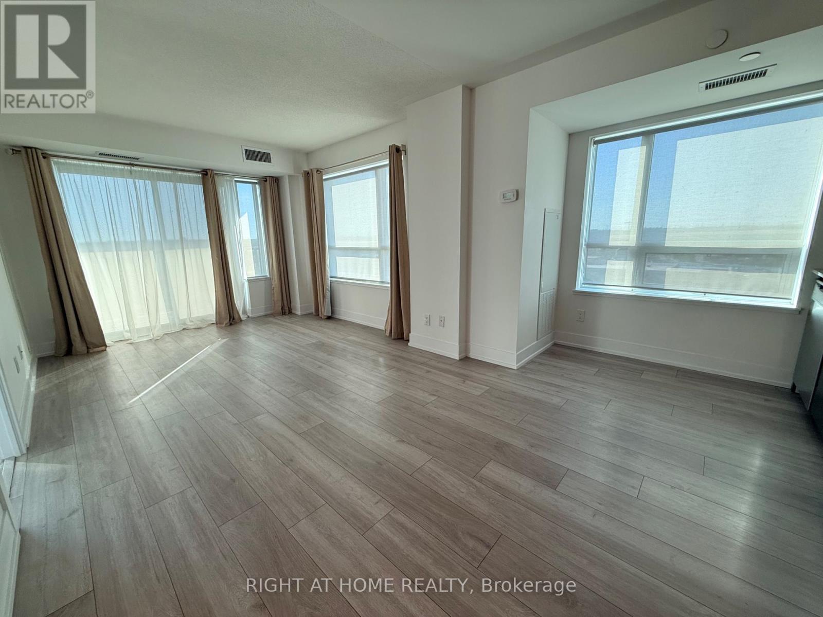 1009 - 1215 Bayly Street, Pickering, Ontario  L1W 1L7 - Photo 3 - E13415302
