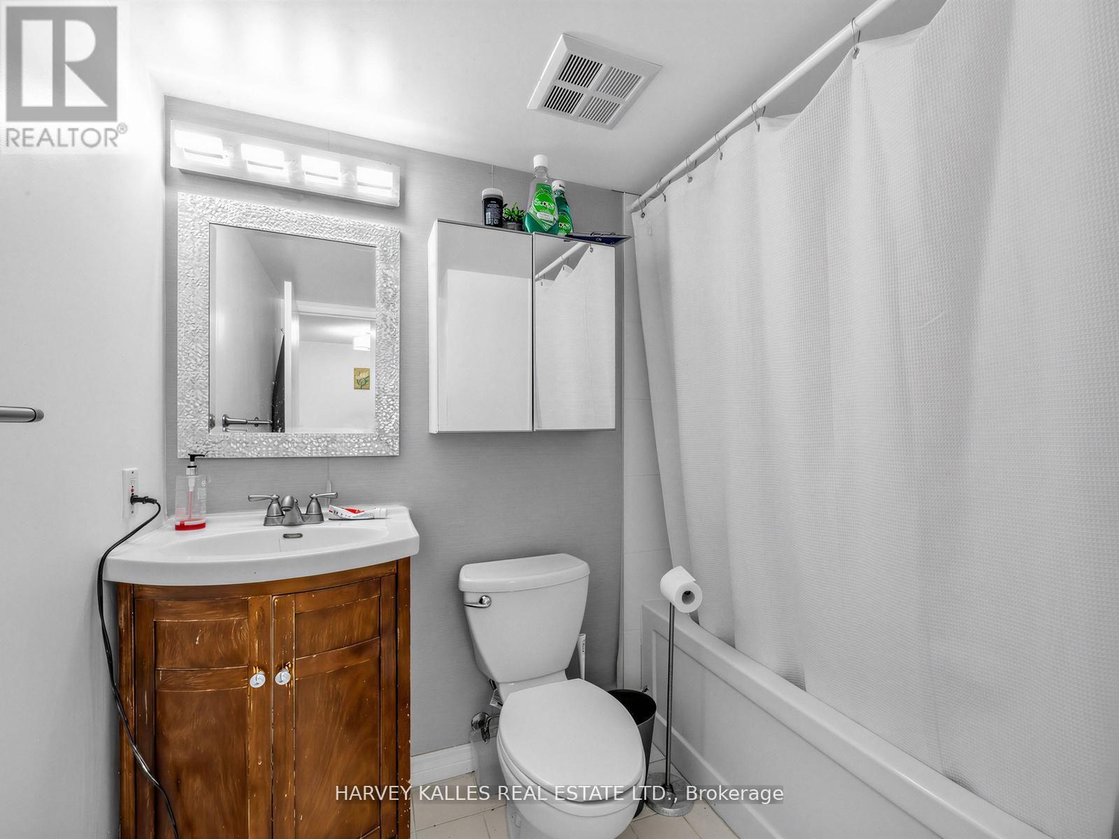 705 - 10 Yonge Street, Toronto, Ontario  M5J 1R4 - Photo 10 - C13499794