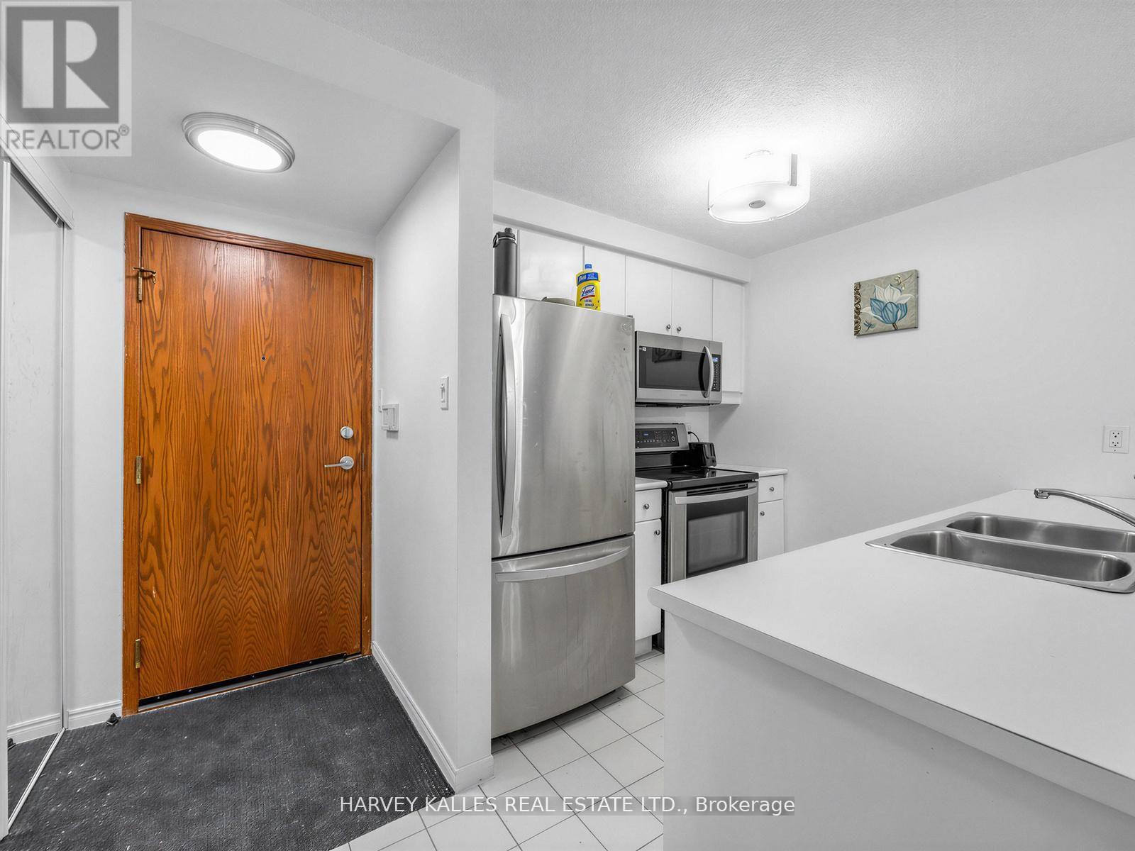 705 - 10 Yonge Street, Toronto, Ontario  M5J 1R4 - Photo 5 - C13499794