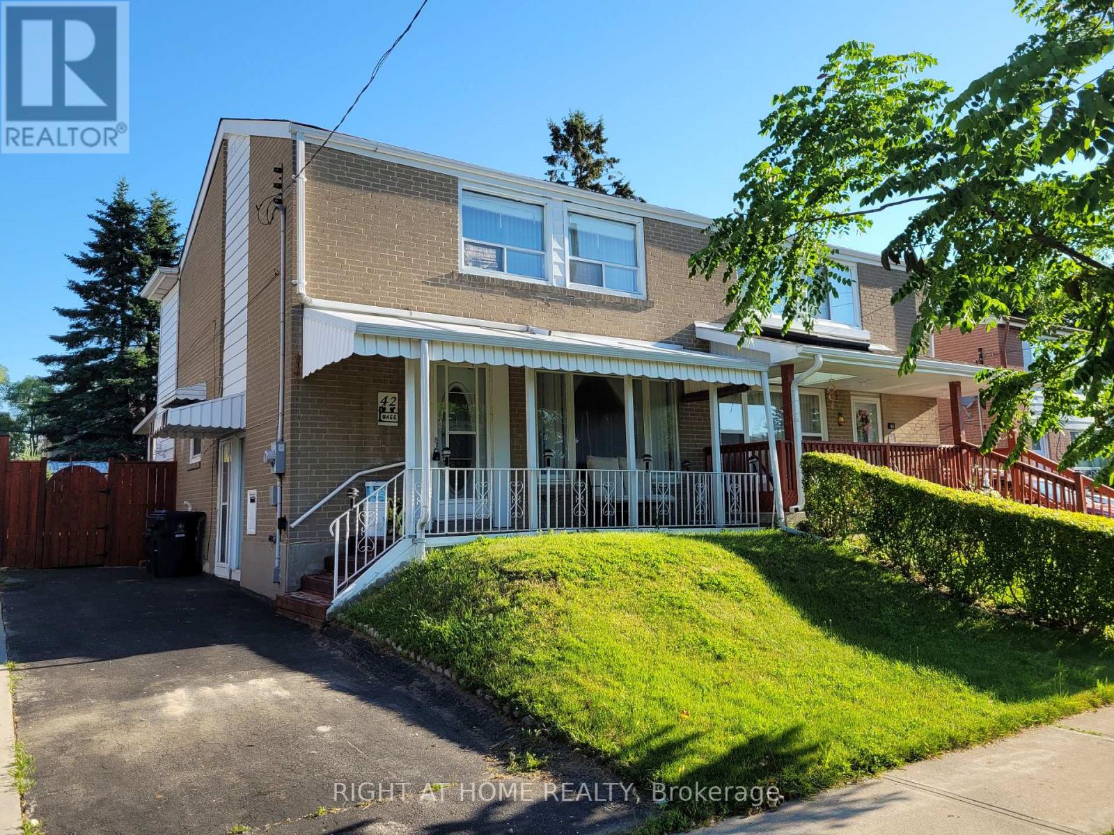 42 BONNIEWOOD ROAD, Toronto, Ontario