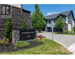 4 STONEHART LANE, Barrie, Ontario