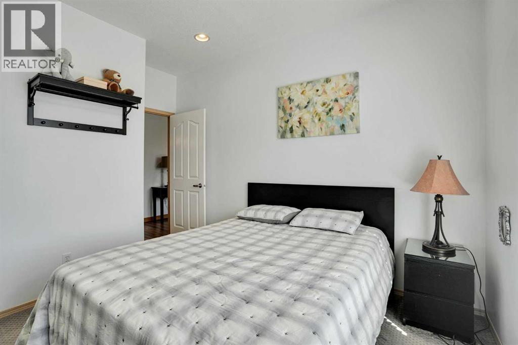 6 Discovery Woods Villas SW, Calgary, Alberta  T3H 5A6 - Photo 11 - A2323139
