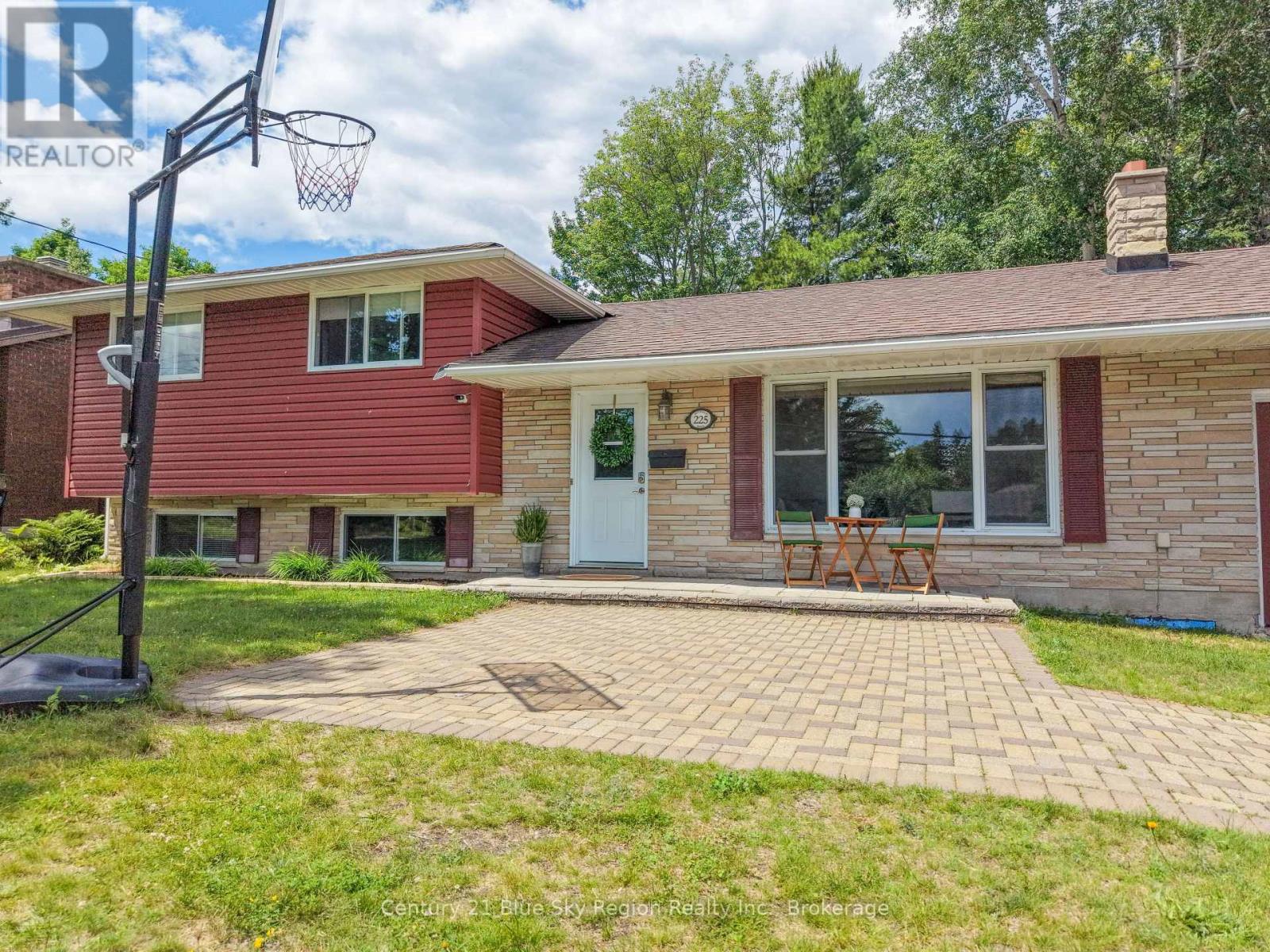 225 Reginald Road, North Bay, Ontario  P1A 3B3 - Photo 3 - X13499802