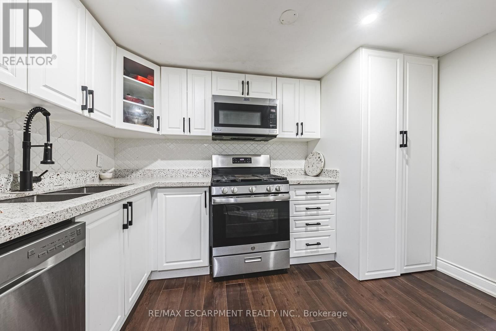 11 Drakes Drive, Hamilton, Ontario  L8E 4G4 - Photo 22 - X13499766