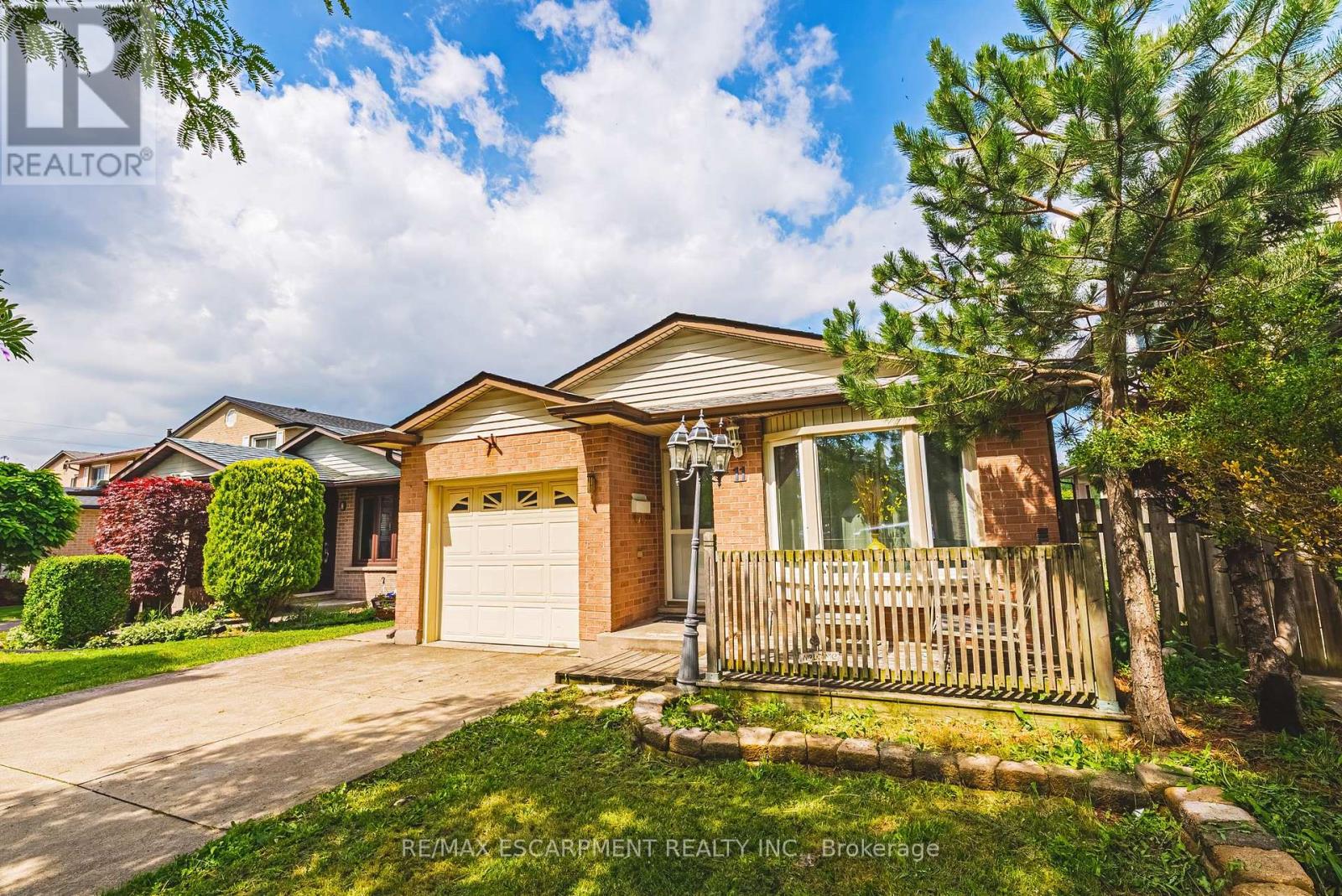 11 Drakes Drive, Hamilton, Ontario  L8E 4G4 - Photo 4 - X13499766