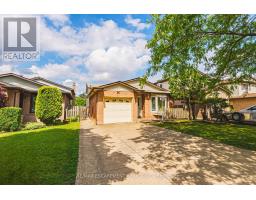 11 DRAKES DRIVE, Hamilton, Ontario