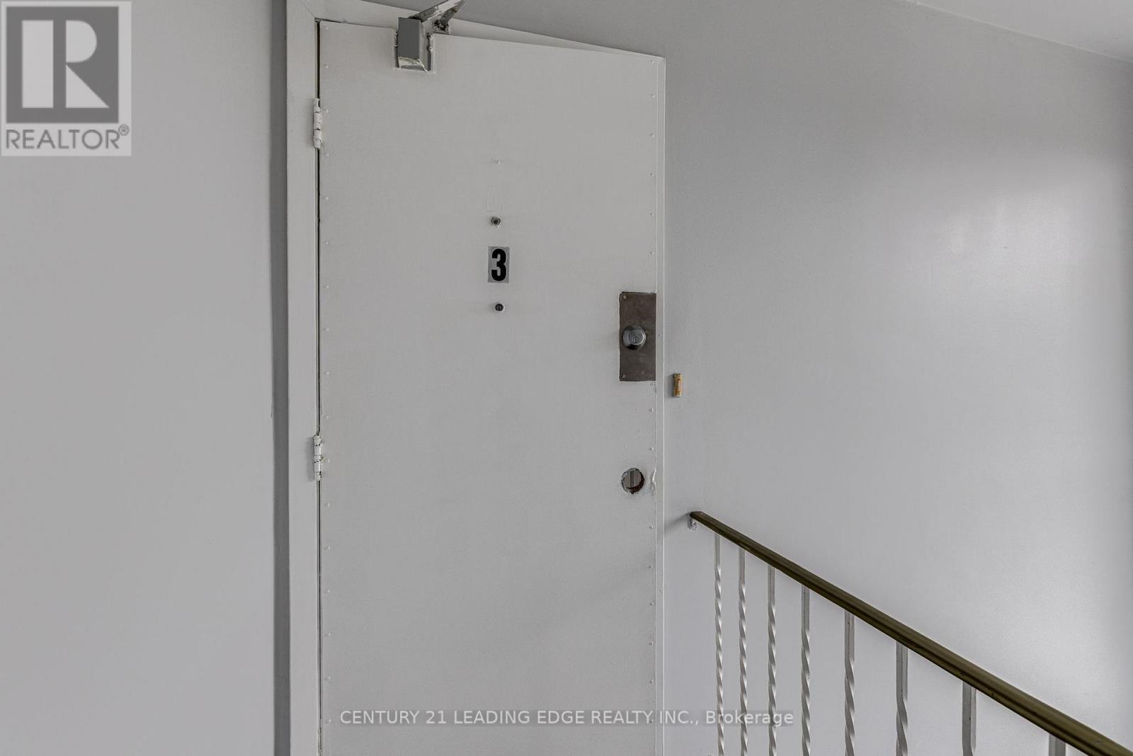 1 - 796 Midland Avenue, Toronto, Ontario  M1K 4E7 - Photo 3 - E13480554