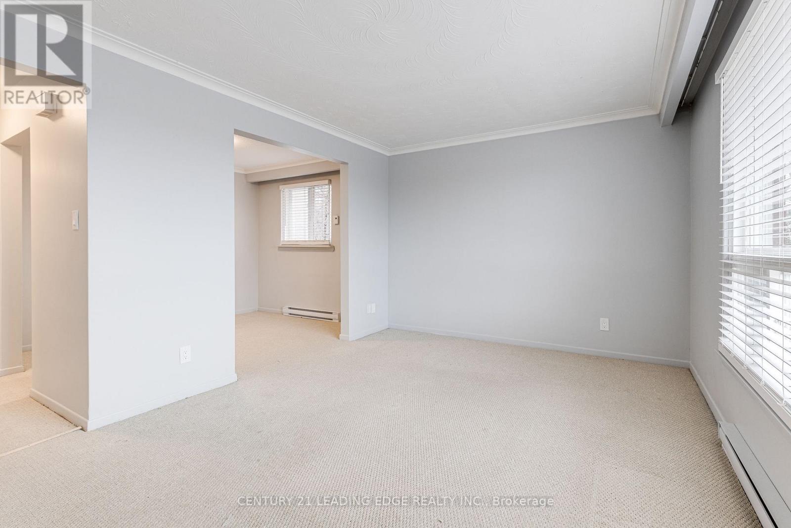 1 - 796 Midland Avenue, Toronto, Ontario  M1K 4E7 - Photo 7 - E13480554