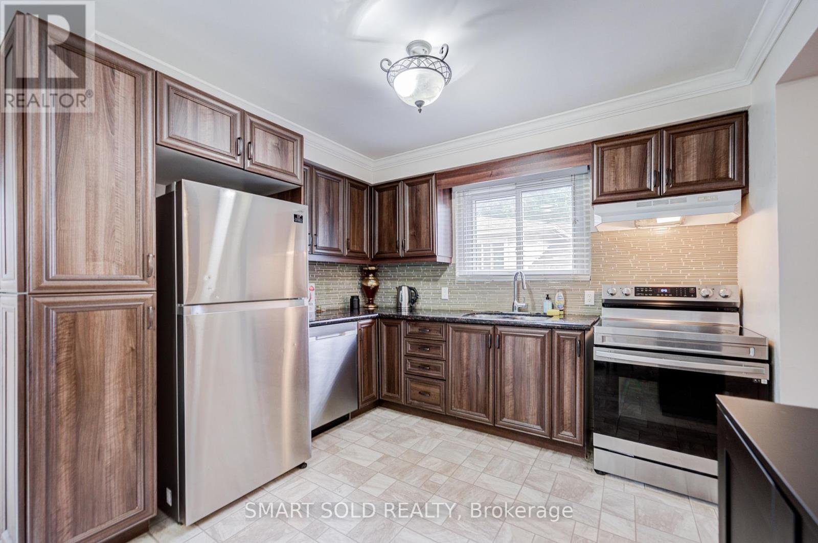 255 Cedar Avenue, Richmond Hill, Ontario  L4C 2B3 - Photo 19 - N13496994