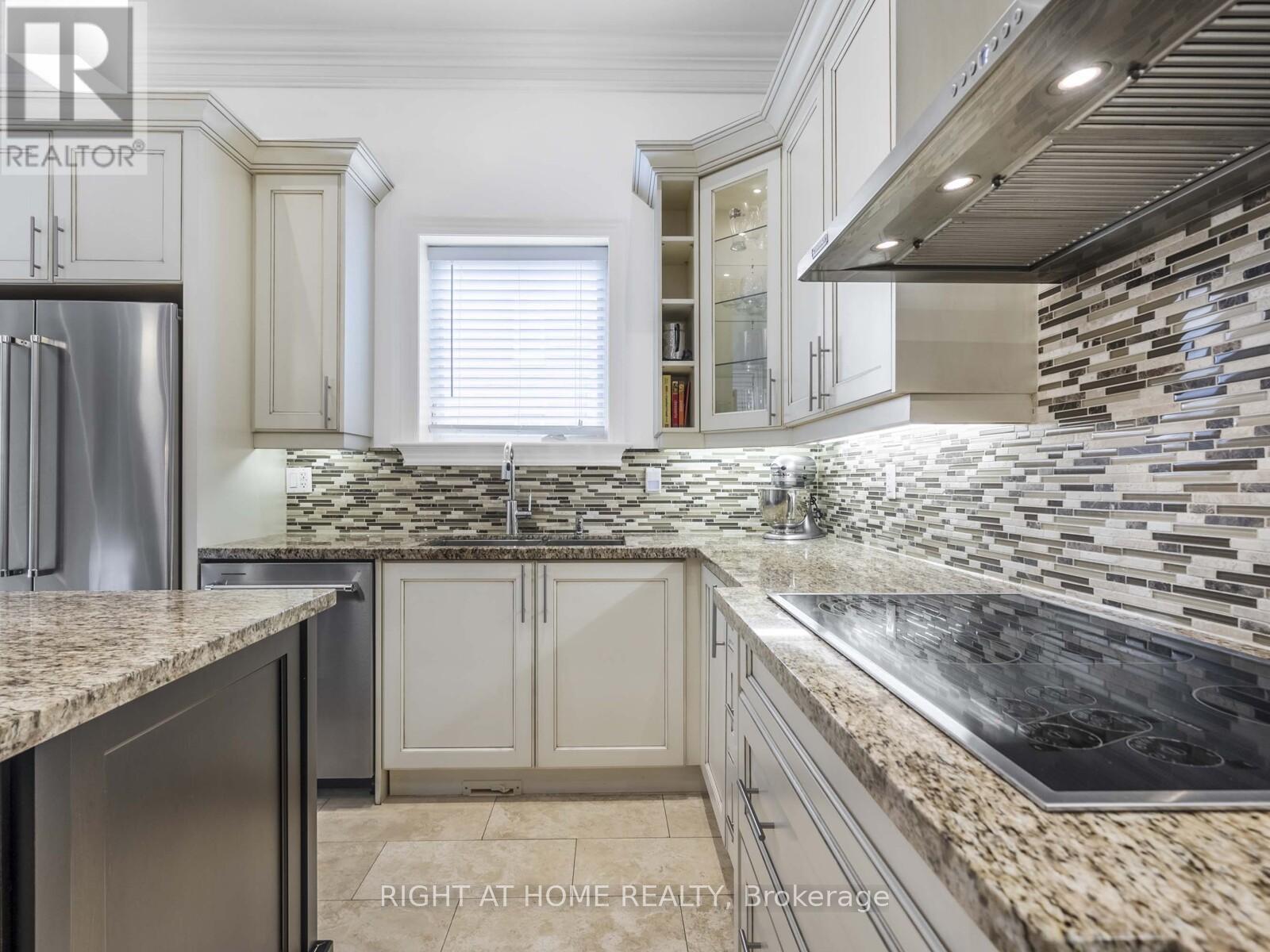 64 Brock Avenue, Toronto, Ontario  M6K 2L4 - Photo 11 - W13497020