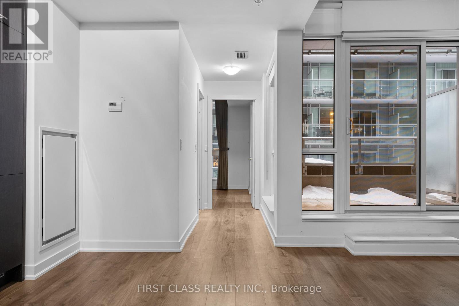 304 - 30 Nelson Street, Toronto, Ontario  M5V 0H5 - Photo 11 - C13499894