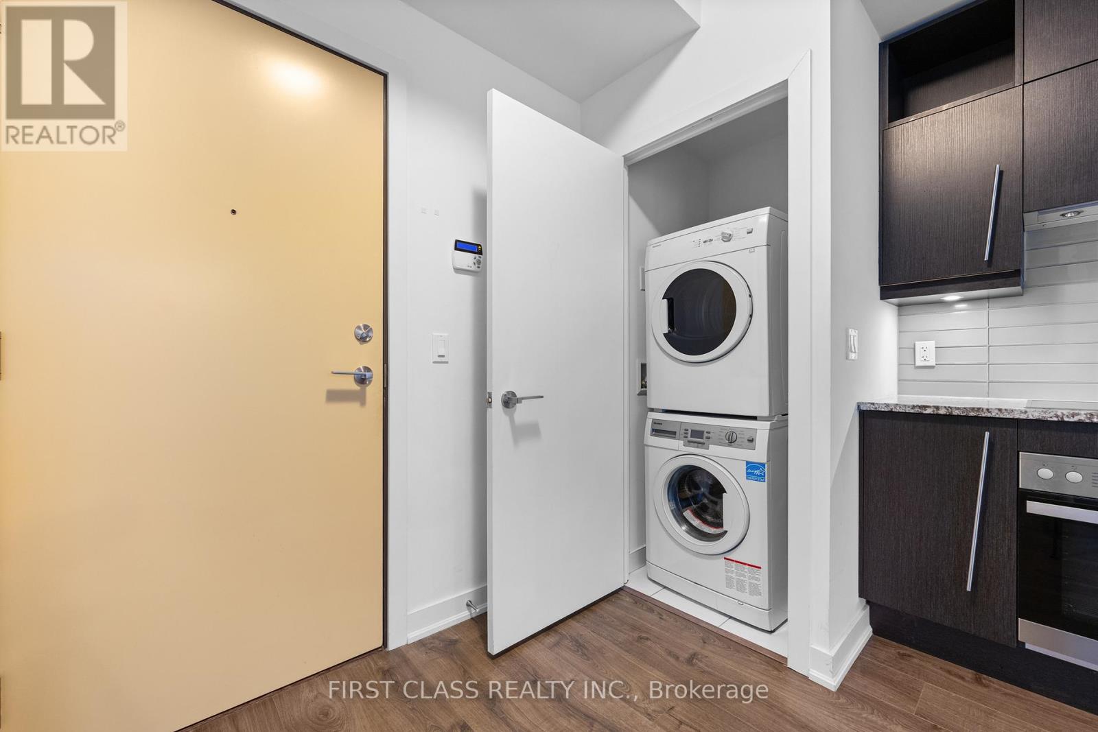 304 - 30 Nelson Street, Toronto, Ontario  M5V 0H5 - Photo 17 - C13499894