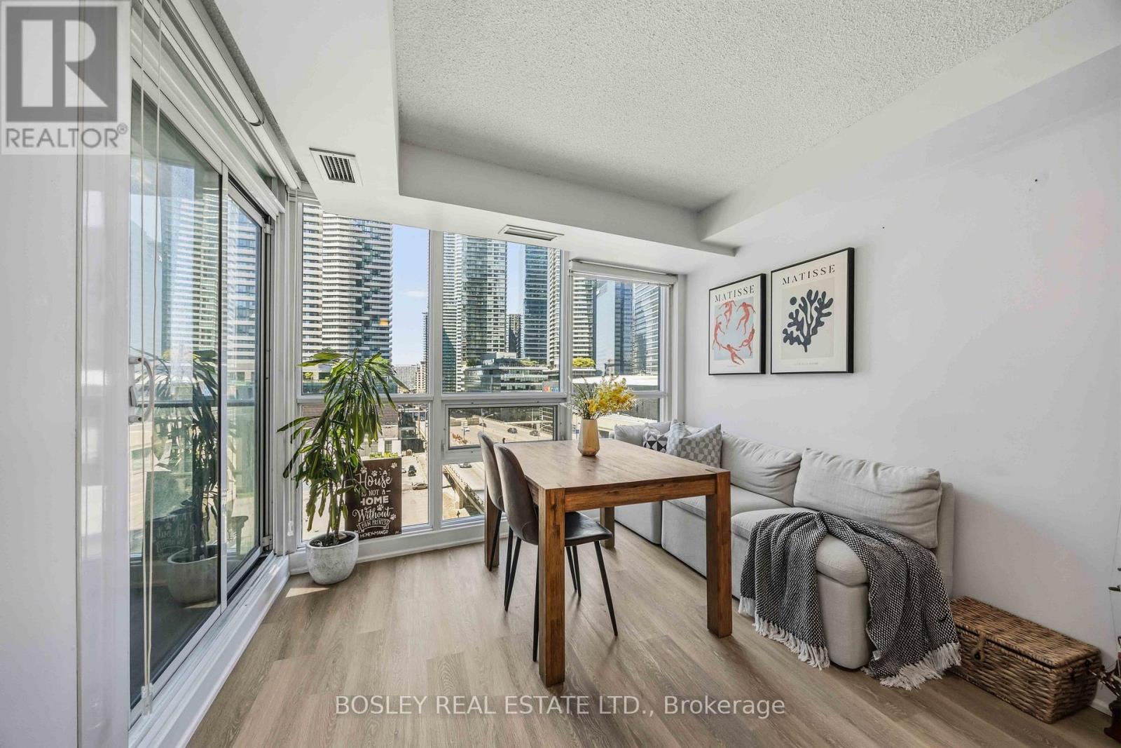 1001 - 18 HARBOUR STREET, Toronto, Ontario