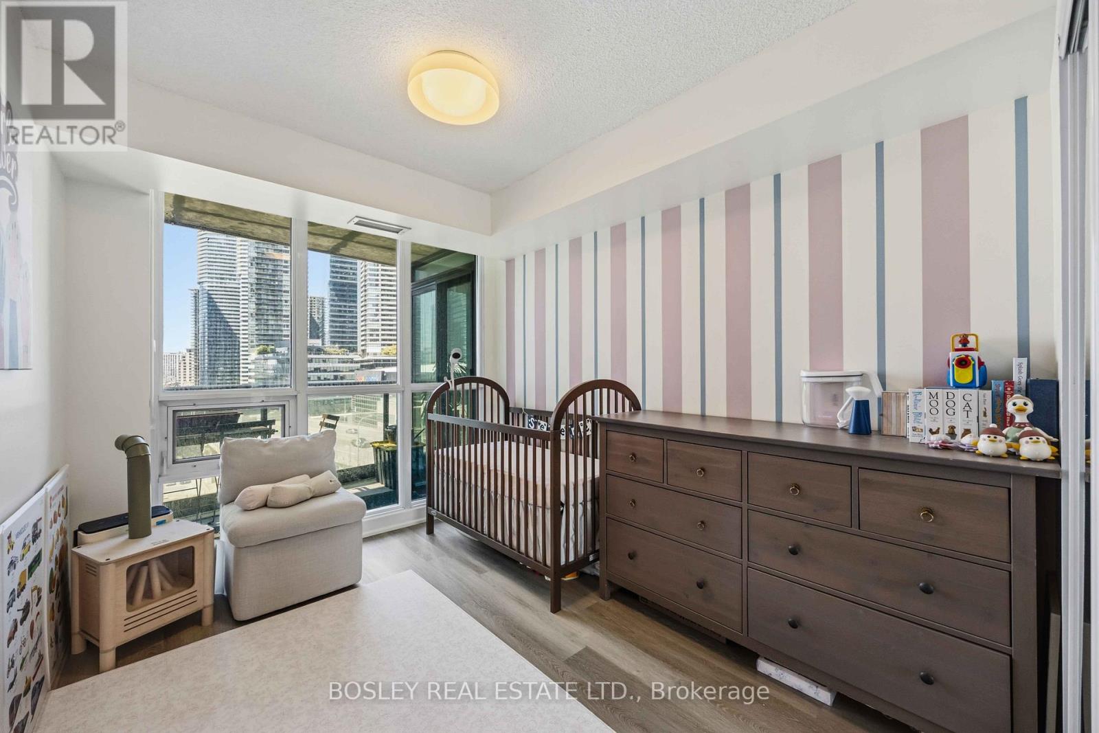 1001 - 18 Harbour Street, Toronto, Ontario  M5J 2Z6 - Photo 17 - C13499928