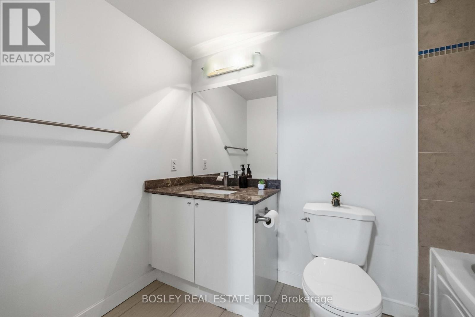 1001 - 18 Harbour Street, Toronto, Ontario  M5J 2Z6 - Photo 22 - C13499928