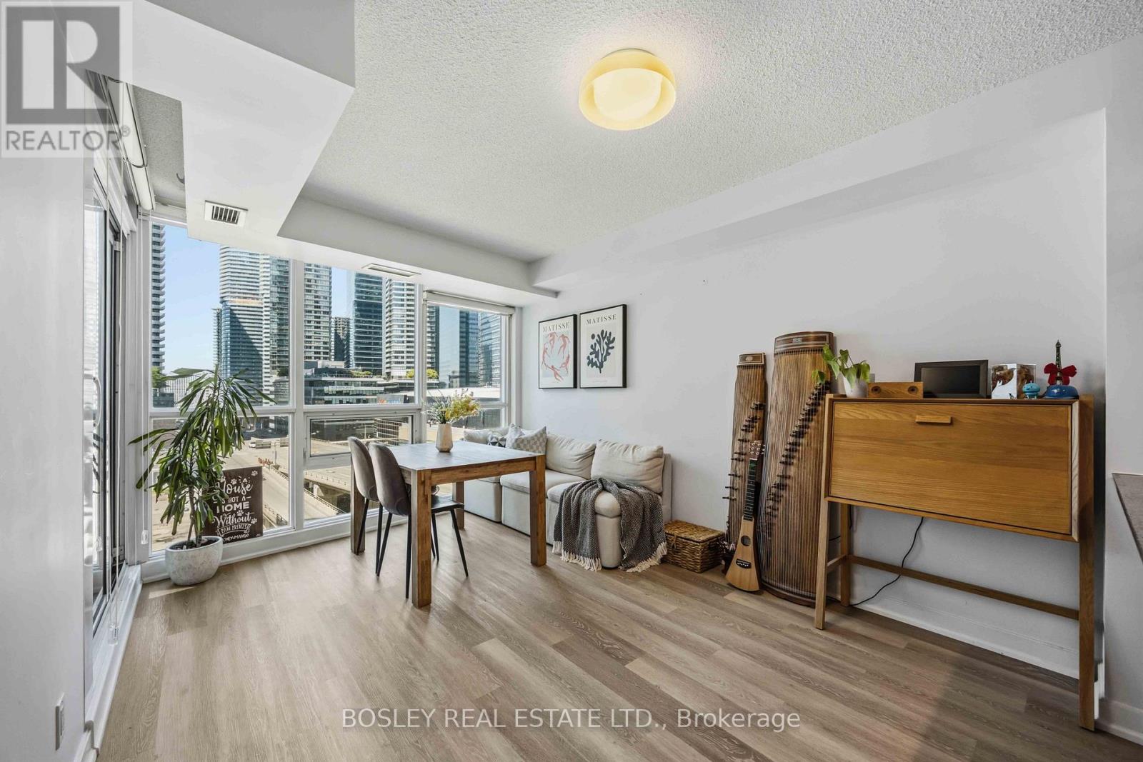 1001 - 18 Harbour Street, Toronto, Ontario  M5J 2Z6 - Photo 3 - C13499928