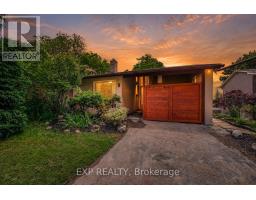 160 COTTONWOOD DRIVE, Toronto, Ontario