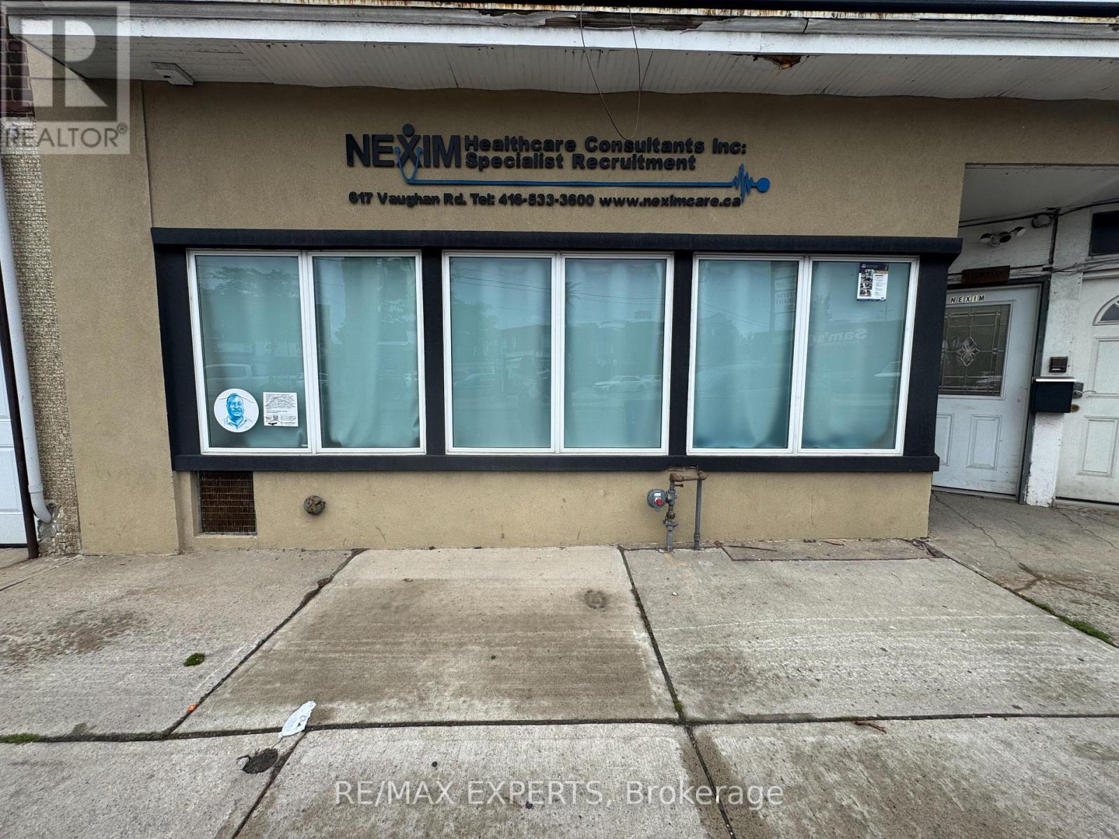 617 VAUGHAN ROAD, Toronto, Ontario
