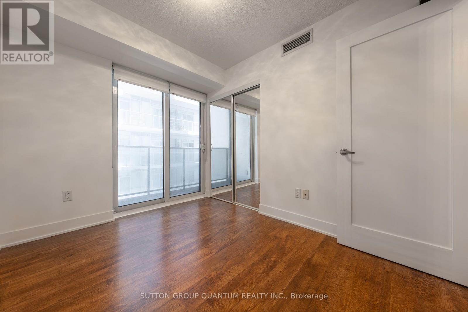 1621 - 20 Blue Jays Way, Toronto, Ontario  M5V 3W6 - Photo 17 - C13500016