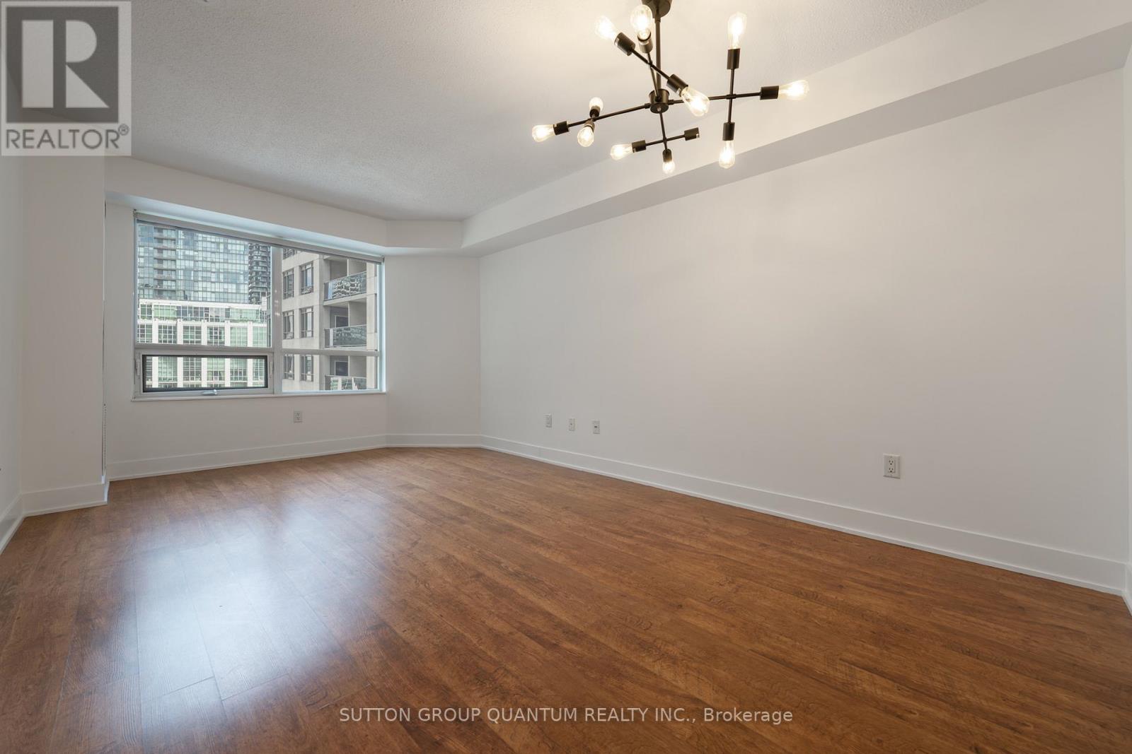 1621 - 20 Blue Jays Way, Toronto, Ontario  M5V 3W6 - Photo 7 - C13500016