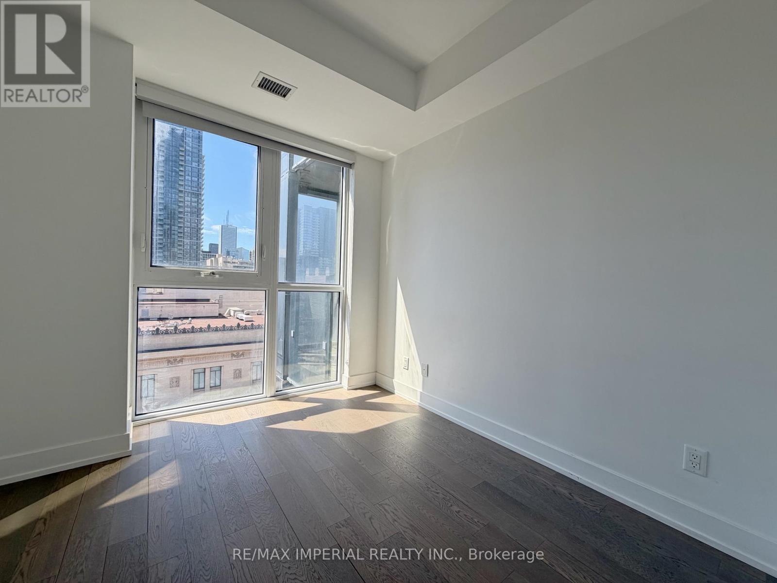 1911 - 7 Grenville Street, Toronto, Ontario  M4Y 0E9 - Photo 12 - C13500038