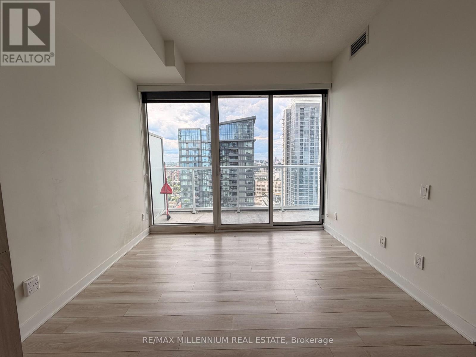 3209 - 17 Bathurst Street, Toronto, Ontario  M5V 0N1 - Photo 5 - C13500042
