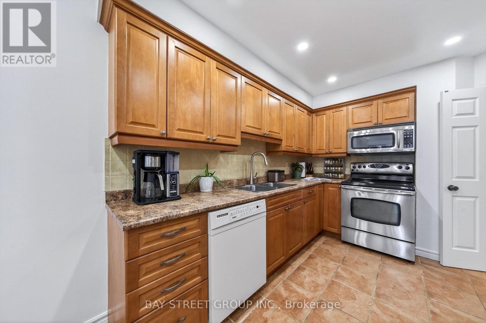 145 Sandyhook Square, Toronto, Ontario  M1W 3N6 - Photo 31 - E13499872
