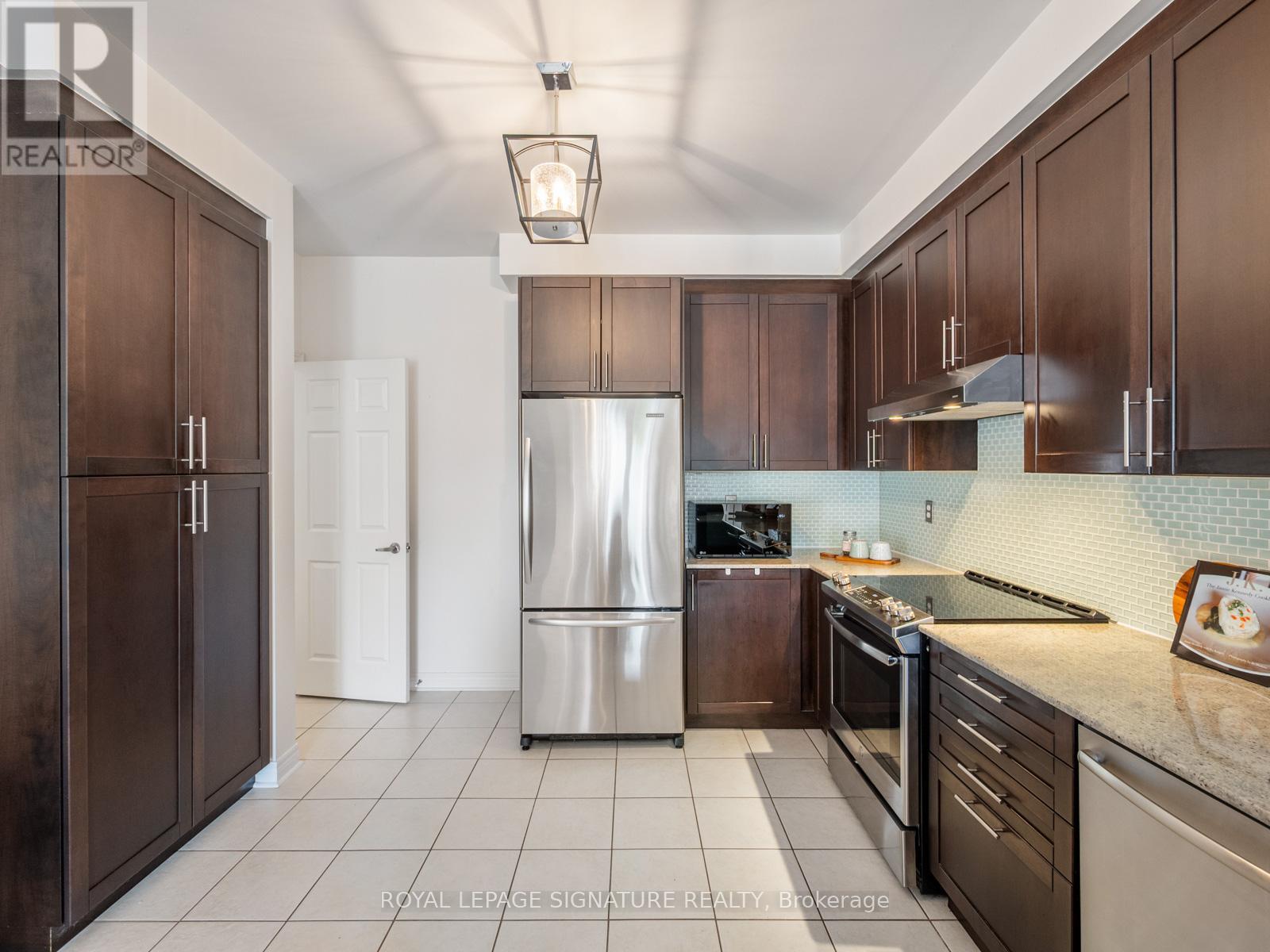 9 Mastwood Crescent, Toronto, Ontario  M1C 0B3 - Photo 12 - E13499904