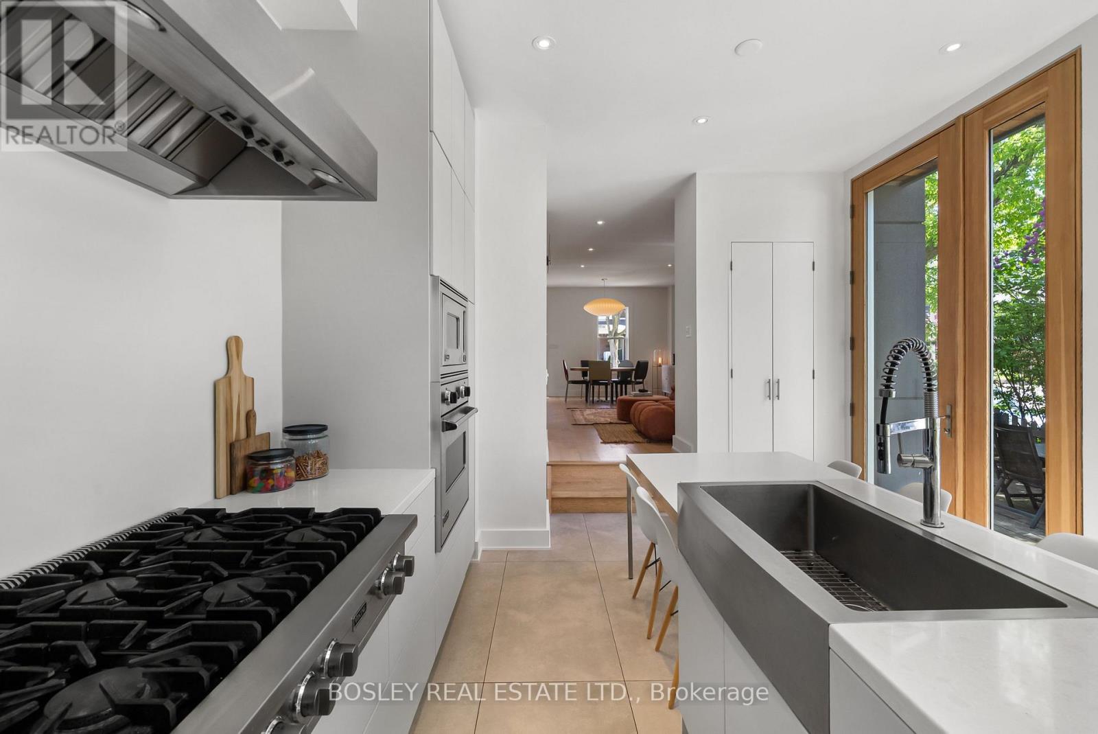 16 Dorothy Street, Toronto, Ontario  M4L 0A3 - Photo 14 - E13499944
