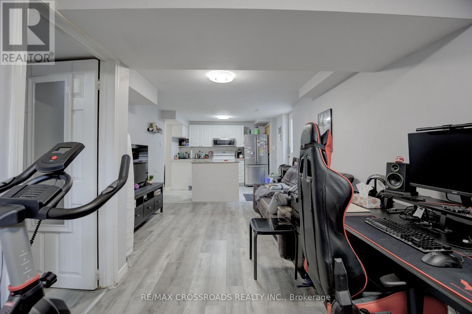 (Basement) - 2 Viceregal Court, Whitby, Ontario  L1N 6R2 - Photo 10 - E13497078
