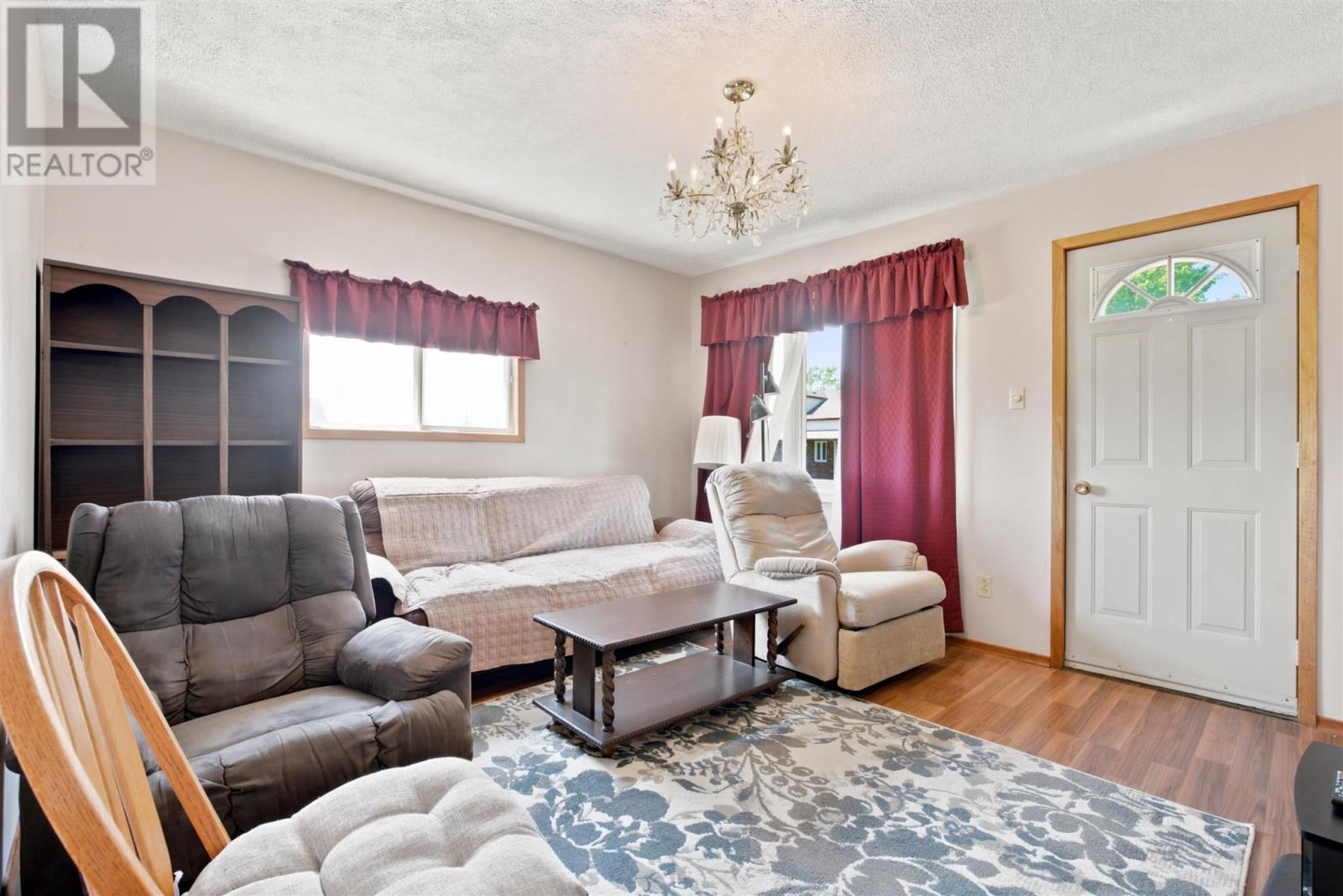 28 Queen Ave, Blind River, Ontario  P0R 1B0 - Photo 7 - SM261505