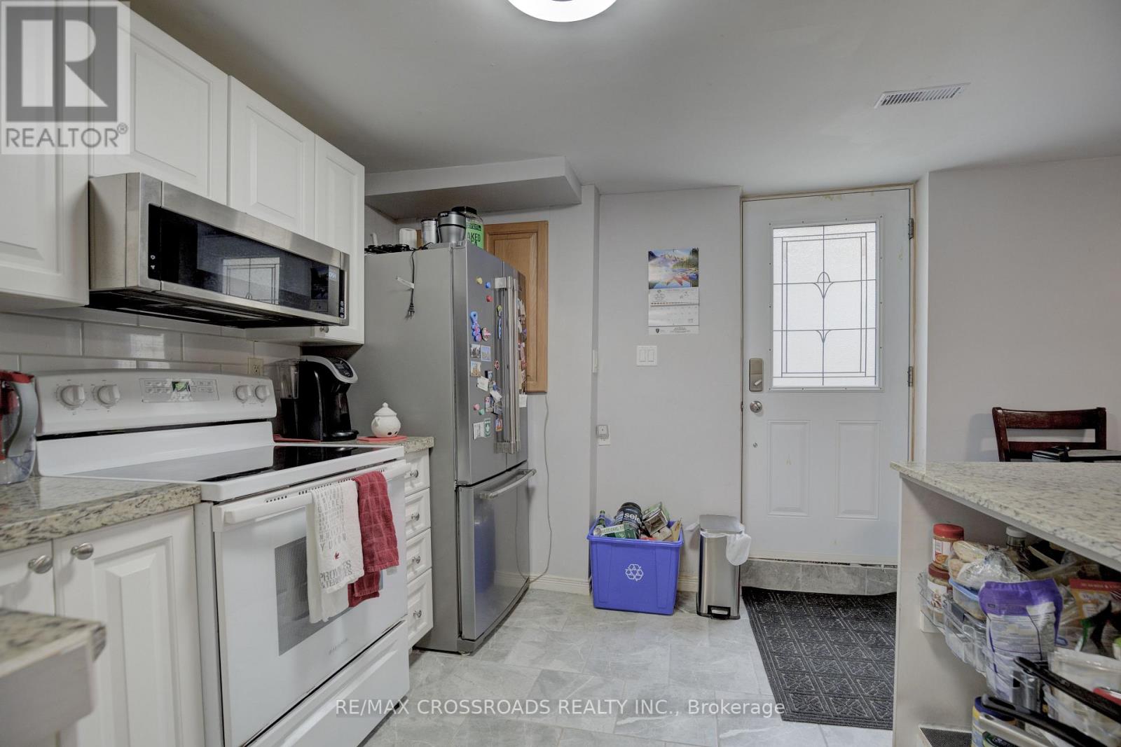 (Basement) - 2 Viceregal Court, Whitby, Ontario  L1N 6R2 - Photo 12 - E13497078