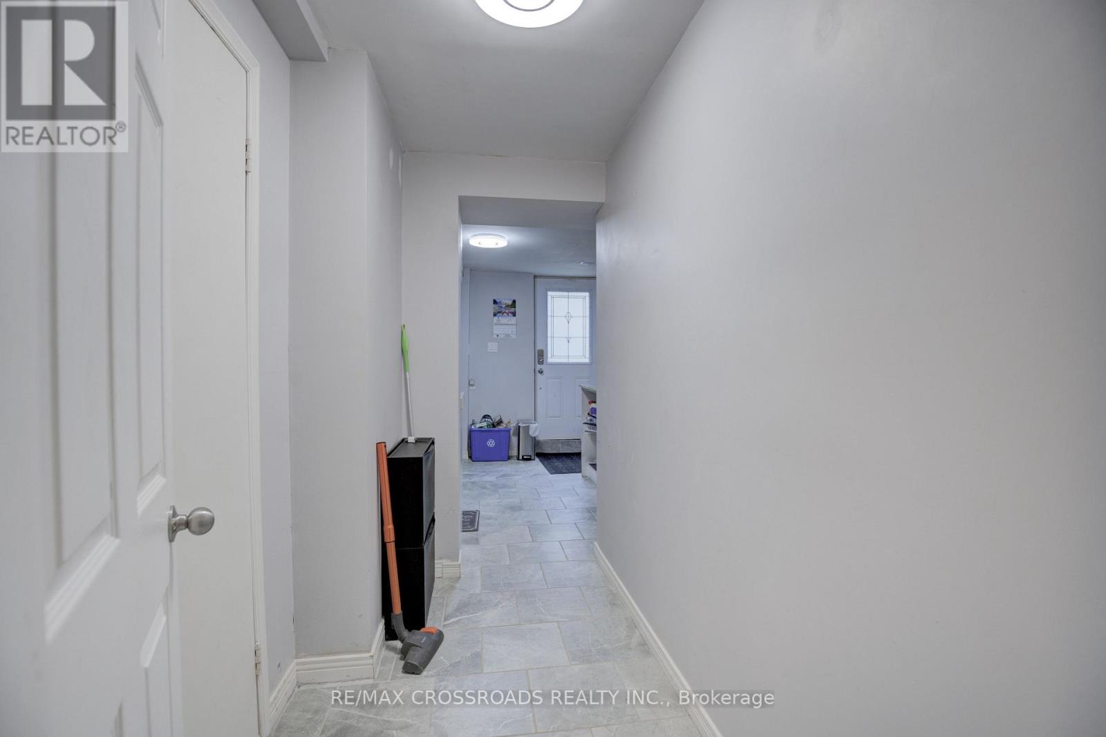 (Basement) - 2 Viceregal Court, Whitby, Ontario  L1N 6R2 - Photo 18 - E13497078