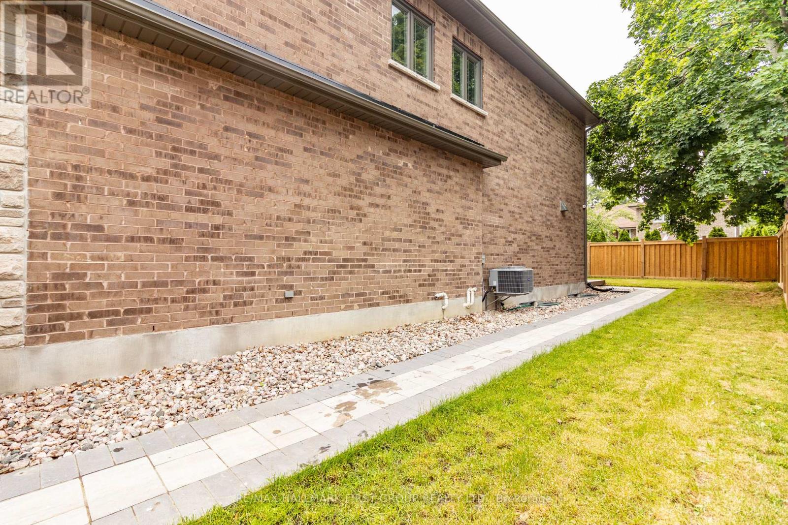 752 Hillview Crescent, Pickering, Ontario  L1W 2S1 - Photo 48 - E13497058