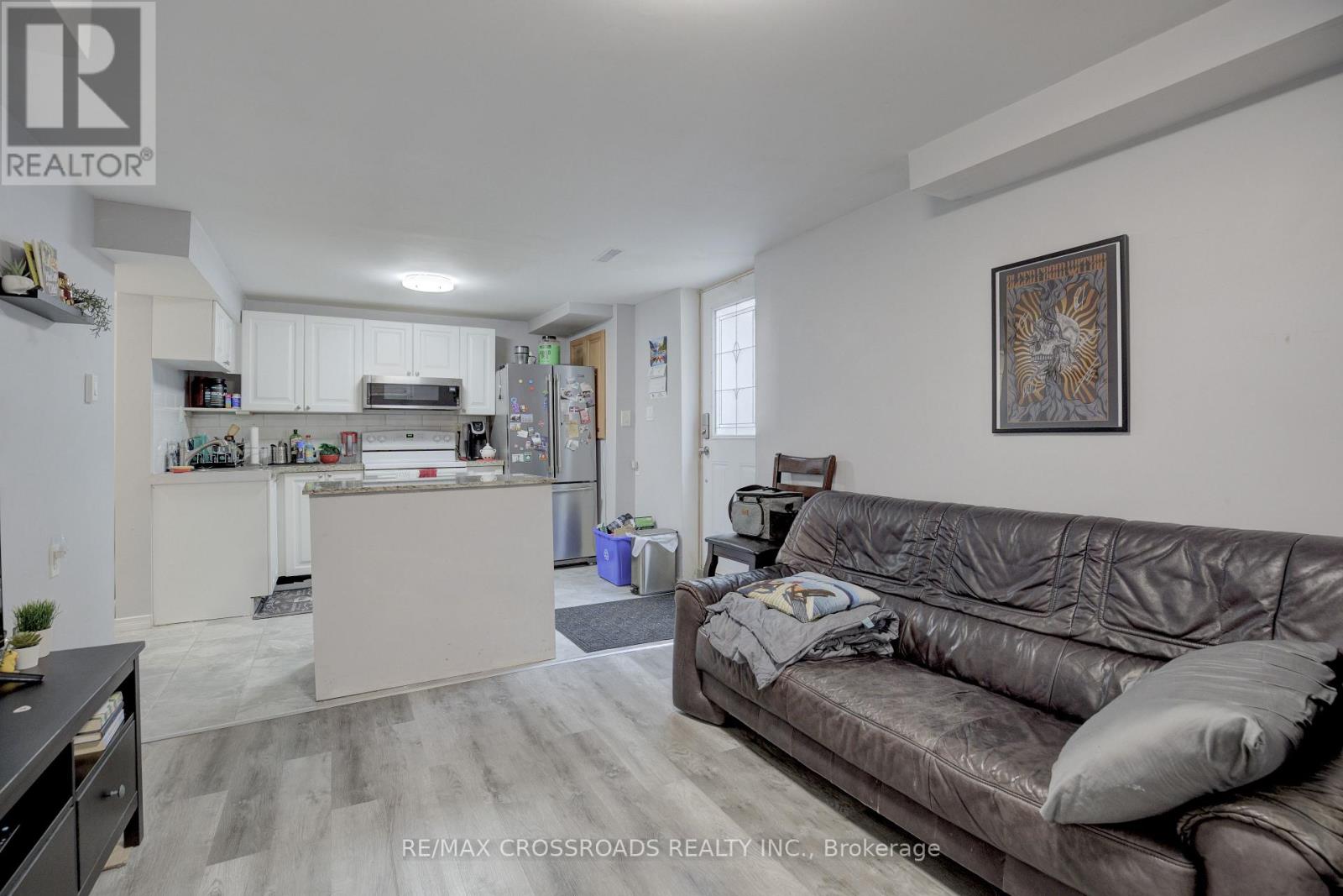 (Basement) - 2 Viceregal Court, Whitby, Ontario  L1N 6R2 - Photo 4 - E13497078