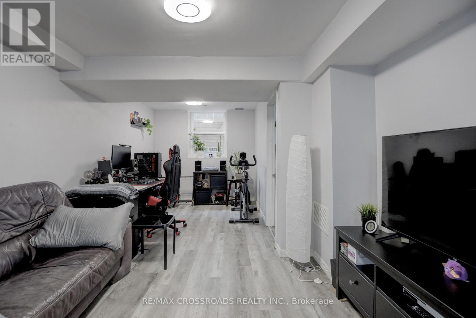 (Basement) - 2 Viceregal Court, Whitby, Ontario  L1N 6R2 - Photo 8 - E13497078