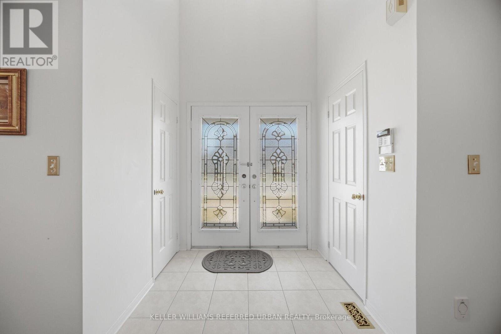 239 Drummond Drive, Vaughan, Ontario  L6A 3C1 - Photo 3 - N13500048