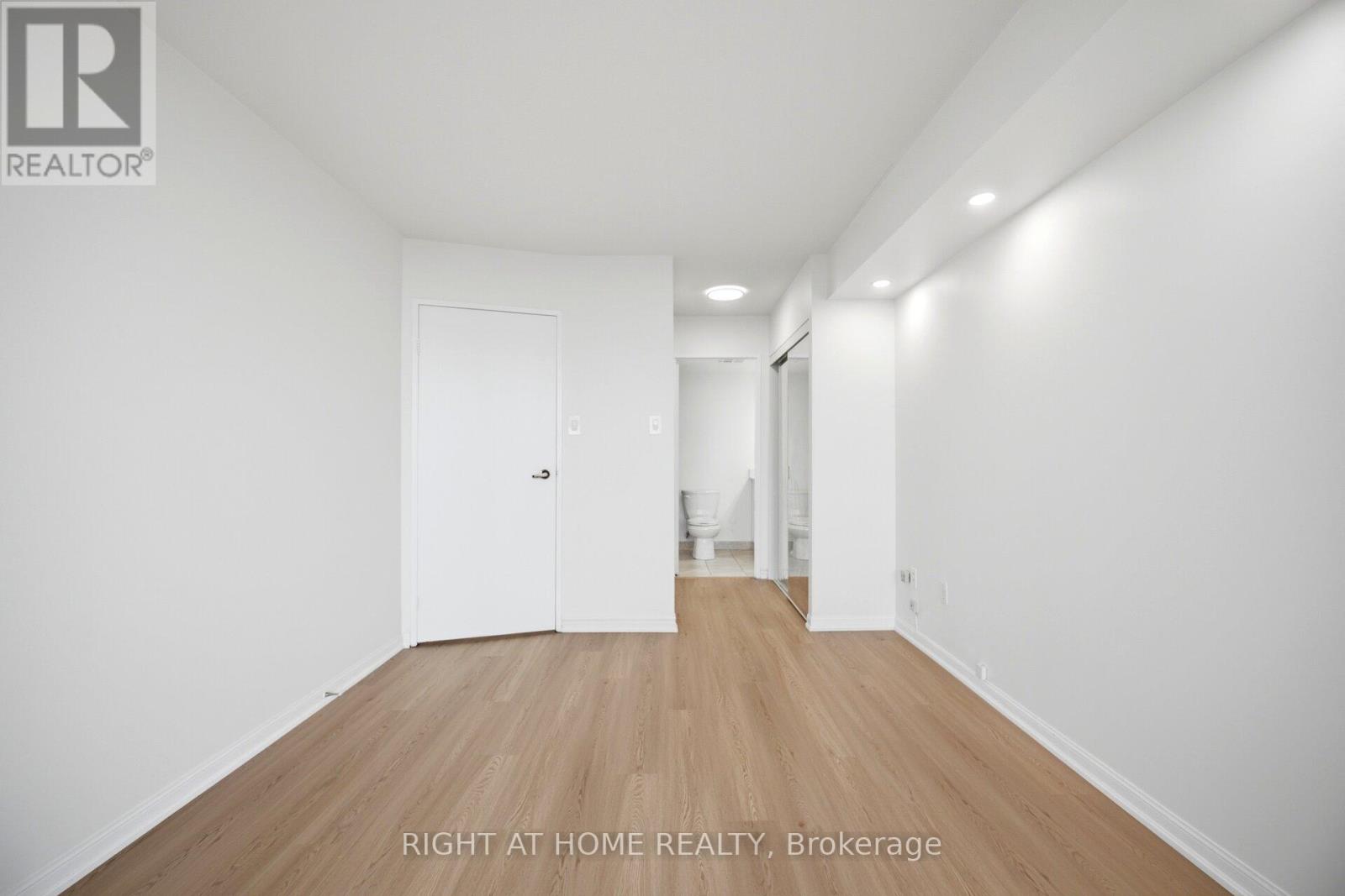 1808 - 550 Webb Drive, Mississauga, Ontario  L5B 3Y4 - Photo 33 - W13497056