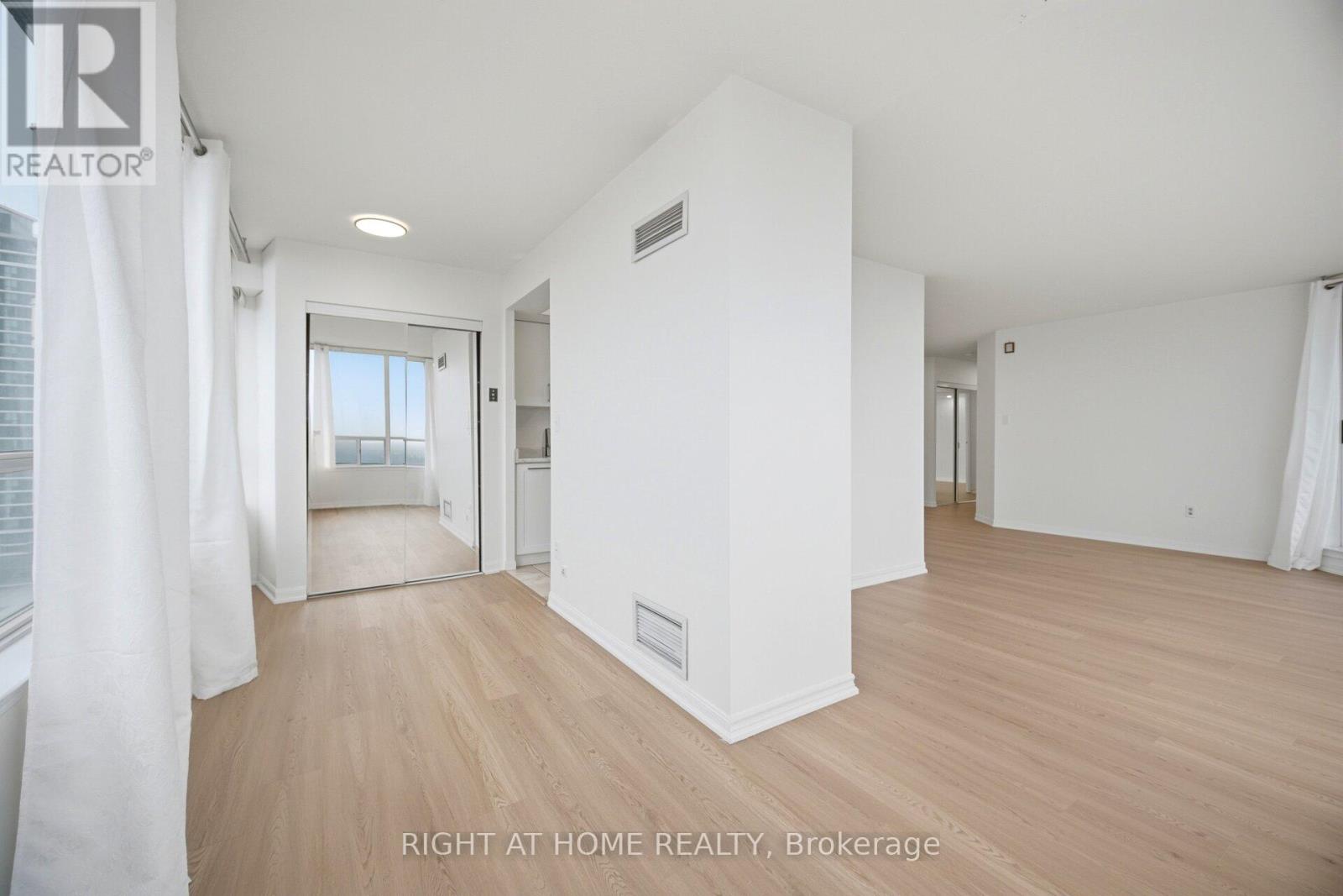 1808 - 550 Webb Drive, Mississauga, Ontario  L5B 3Y4 - Photo 35 - W13497056