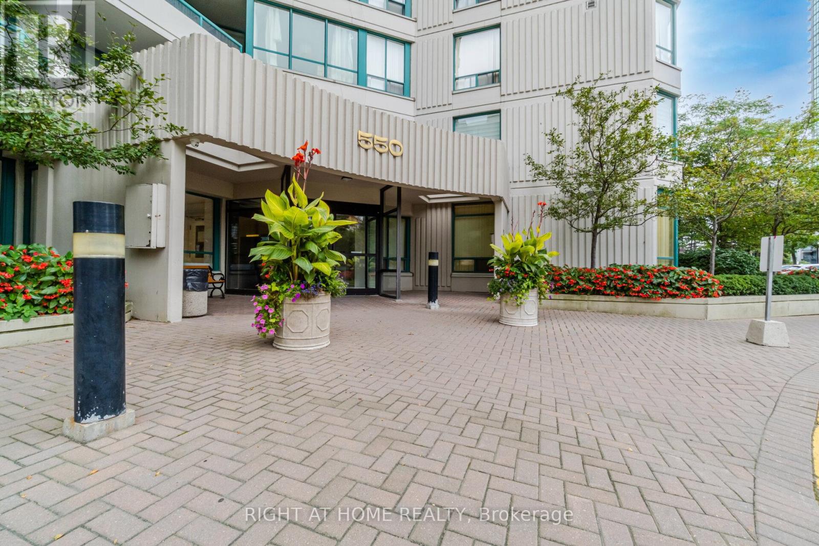 1808 - 550 Webb Drive, Mississauga, Ontario  L5B 3Y4 - Photo 5 - W13497056