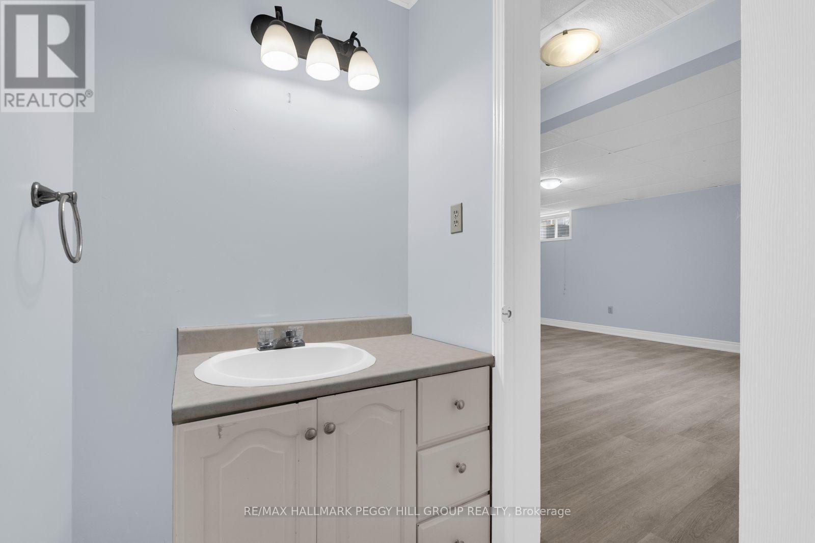27 Finlay Road, Barrie (West Bayfield), Ontario  L4N 7T8 - Photo 10 - S13499902
