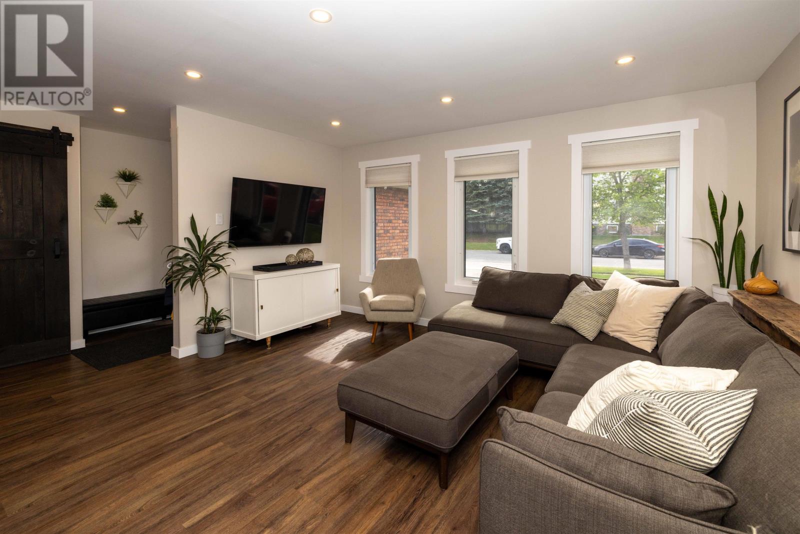 212 Downing St, Thunder Bay, Ontario  P7A 7Z5 - Photo 3 - TB2601706