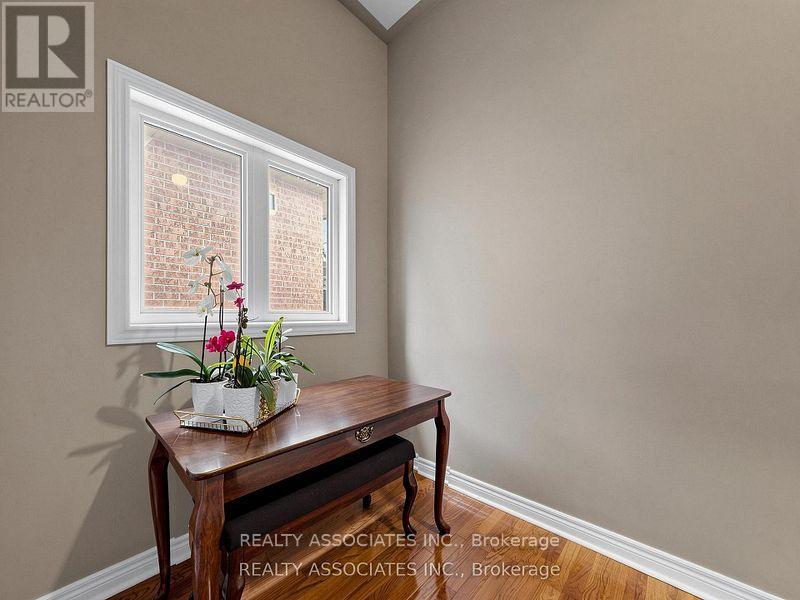 44 Shining Willow Crescent, Brampton, Ontario  L6P 2A2 - Photo 19 - W13497060