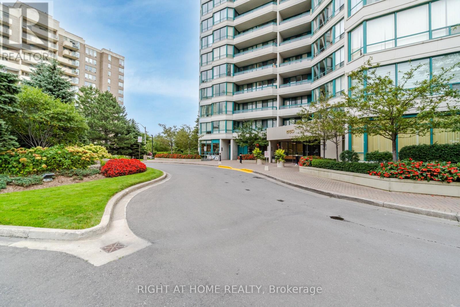 1808 - 550 Webb Drive, Mississauga, Ontario  L5B 3Y4 - Photo 4 - W13497056