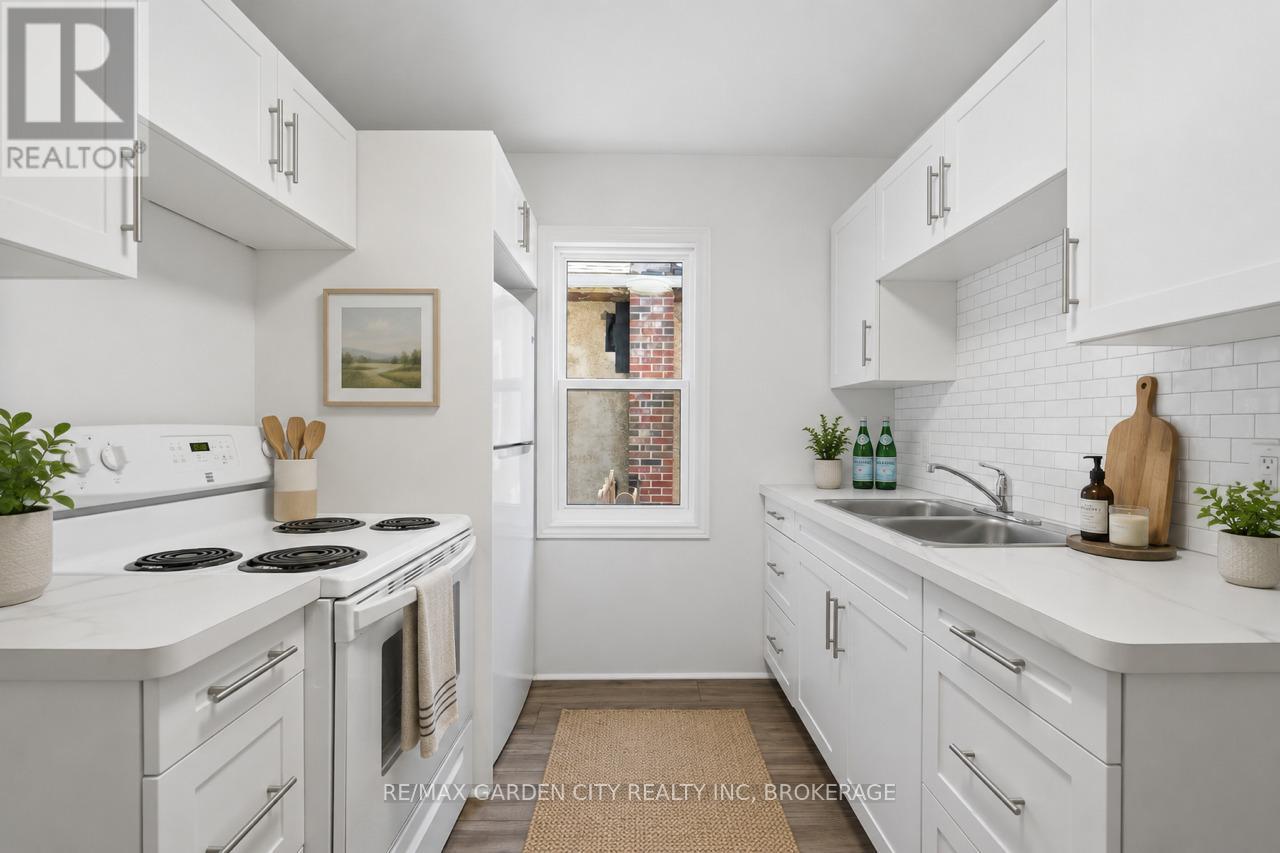 106 Carlton Street, St. Catharines, Ontario  L2R 1R3 - Photo 8 - X13492276