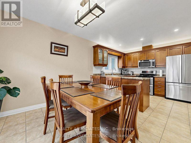 44 Shining Willow Crescent, Brampton, Ontario  L6P 2A2 - Photo 15 - W13497060